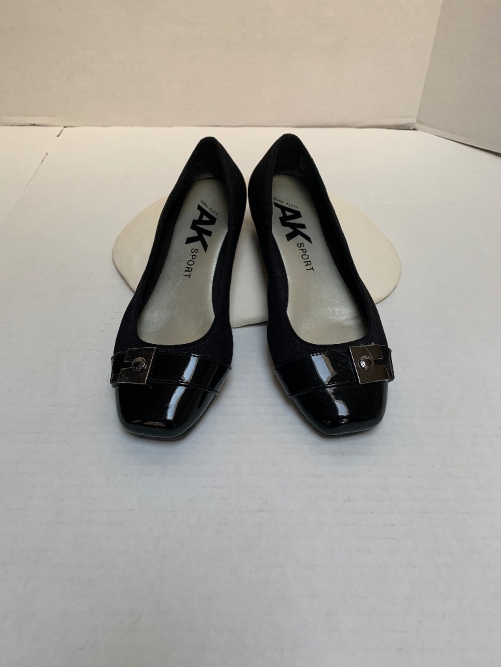 Anne Klein Ursula Flat Black Womans Size 8M Shoe